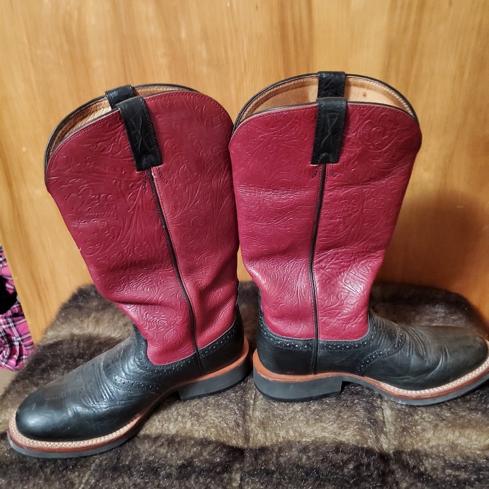 Twisted cowgirl boots